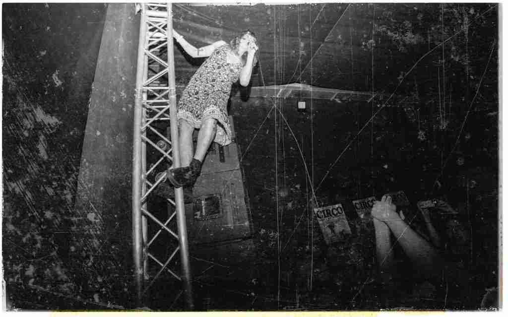 DITZ + MOTHER GIRAFFE live a Catania