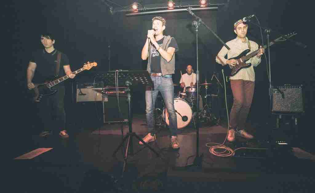 DITZ + MOTHER GIRAFFE live a Catania