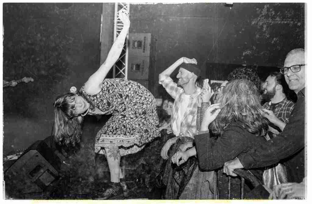 DITZ + MOTHER GIRAFFE live a Catania
