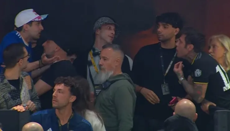 Kings League Italia: tensioni tra Fedez e Blur, parte l’indagine interna Kings League Italia: tensioni tra Fedez e Blur, parte l’indagine interna