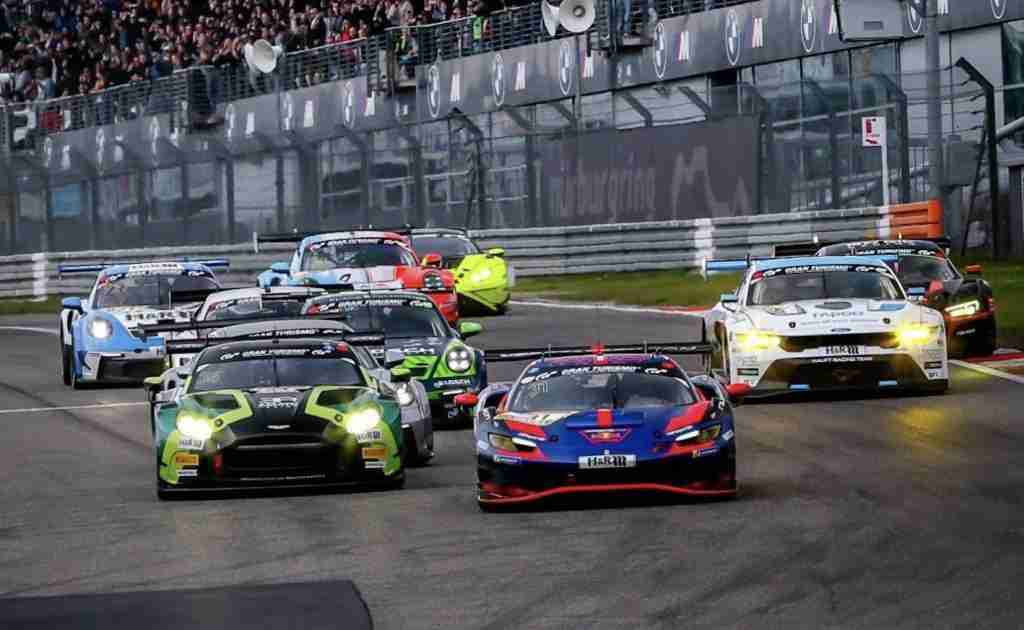 Verstappen trionfa al Nurburgring