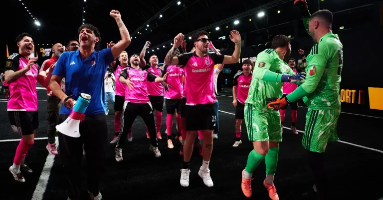 Alpak FC campioni della Kings League Lottomatica.sport Italy Split 2 2026 dopo la finale contro gli Underdogs
