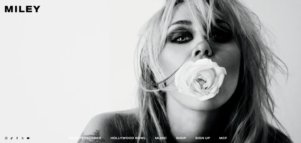 Homepage del sito mileyofficial.com con il nuovo nome d'arte Miley